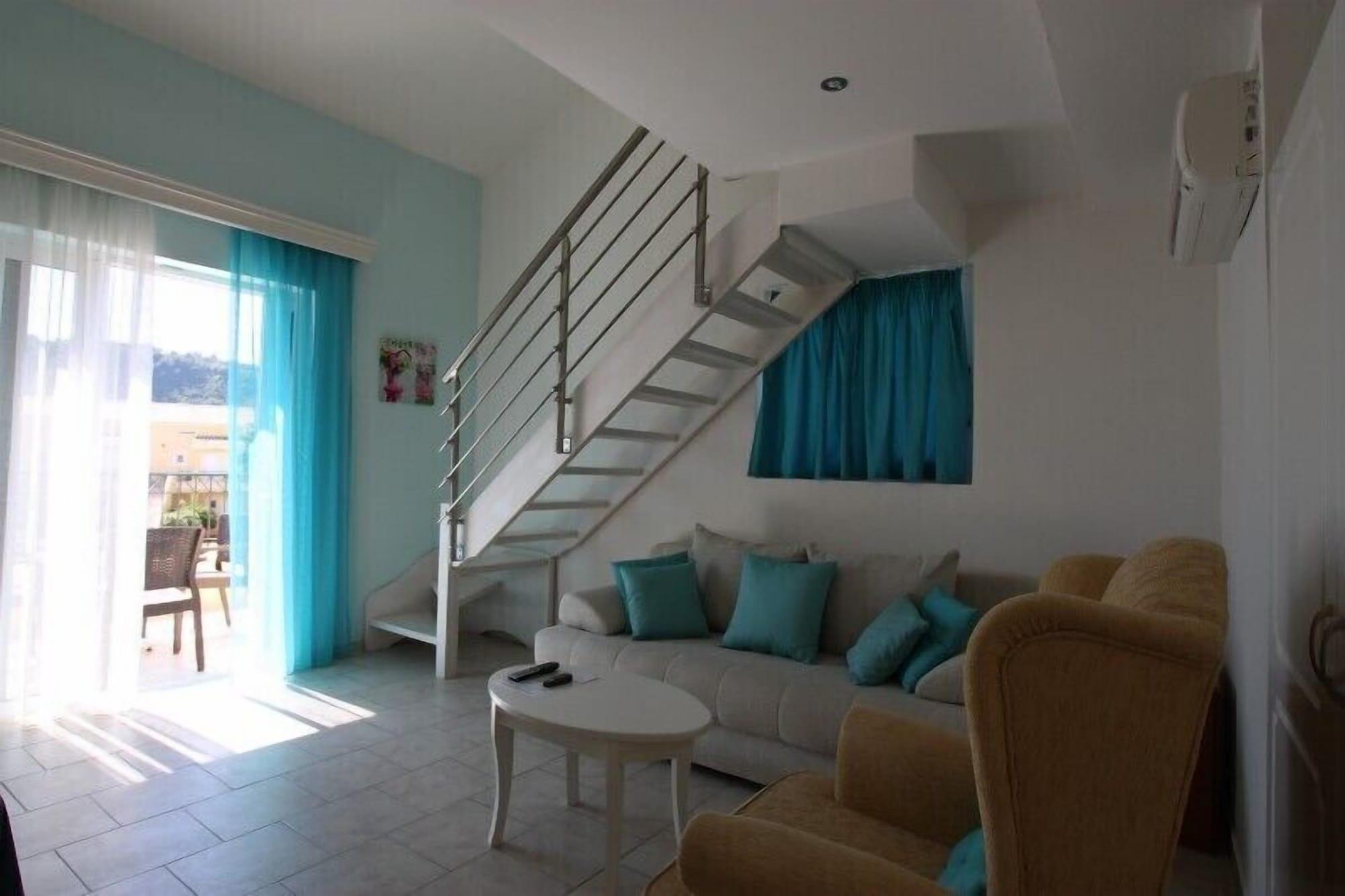 Aqualand Complex 4*